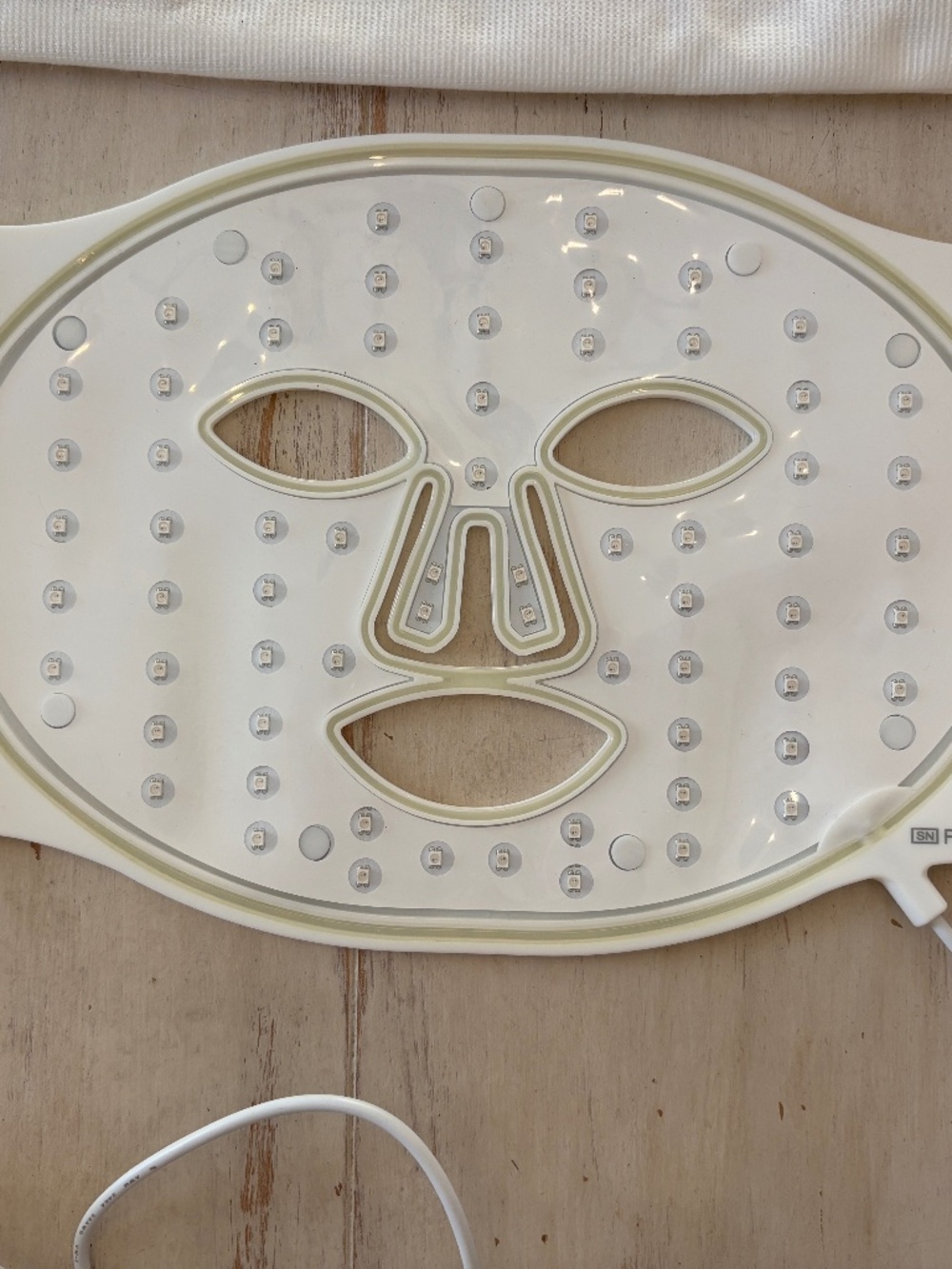 Omnilux Contour Medical-Grade LED Light Therapy Mask - Picture 7 of 13